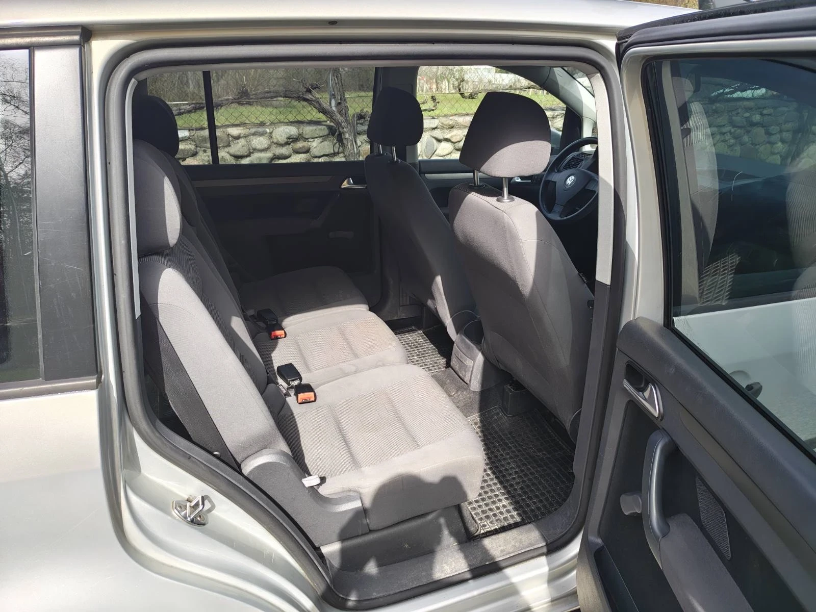 VW Touran, снимка 5 - Автомобили и джипове - 54231191