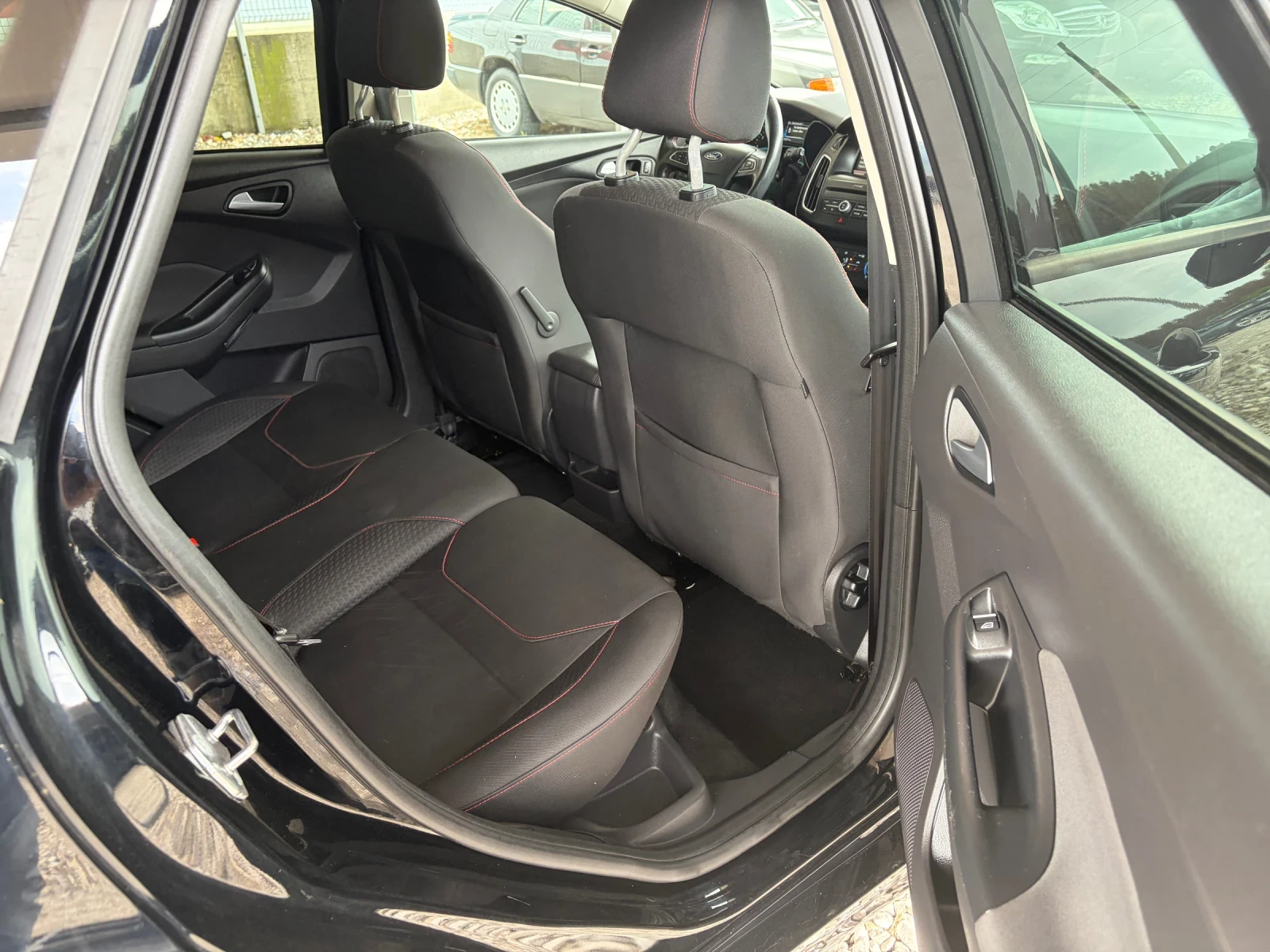 Ford Focus 2.0 D ST-LINE, снимка 7 - Автомобили и джипове - 54420670