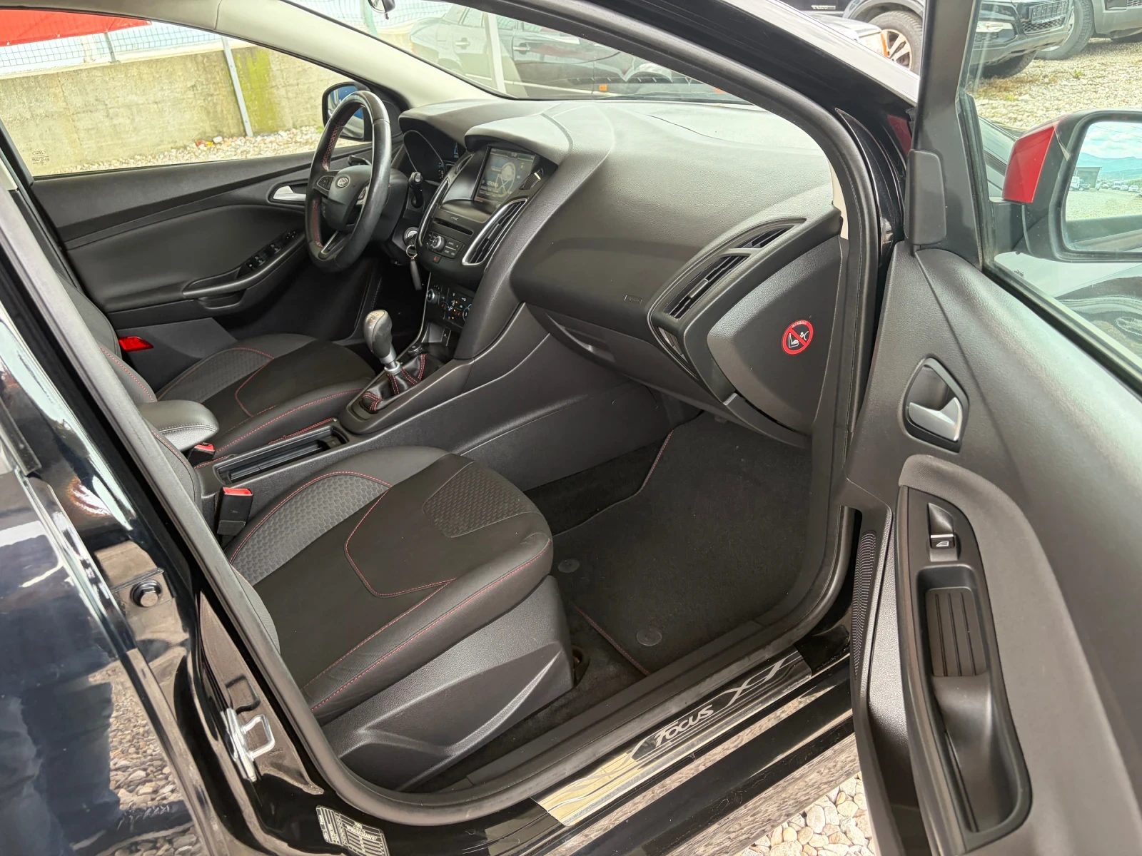 Ford Focus 2.0 D ST-LINE, снимка 8 - Автомобили и джипове - 54420670