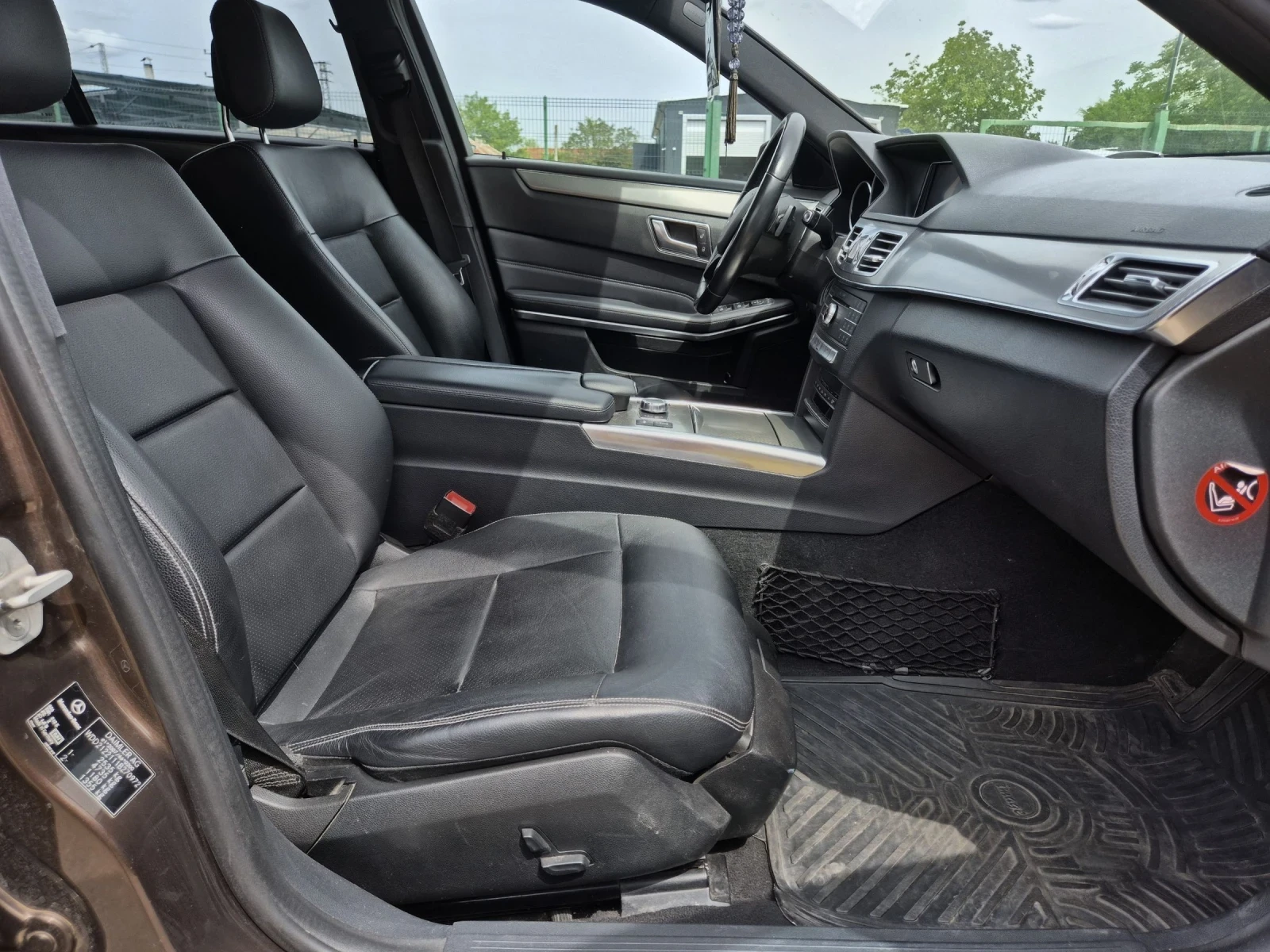 Mercedes-Benz E 220 2.2CDI AVANGARD 9G, снимка 12 - Автомобили и джипове - 54481481