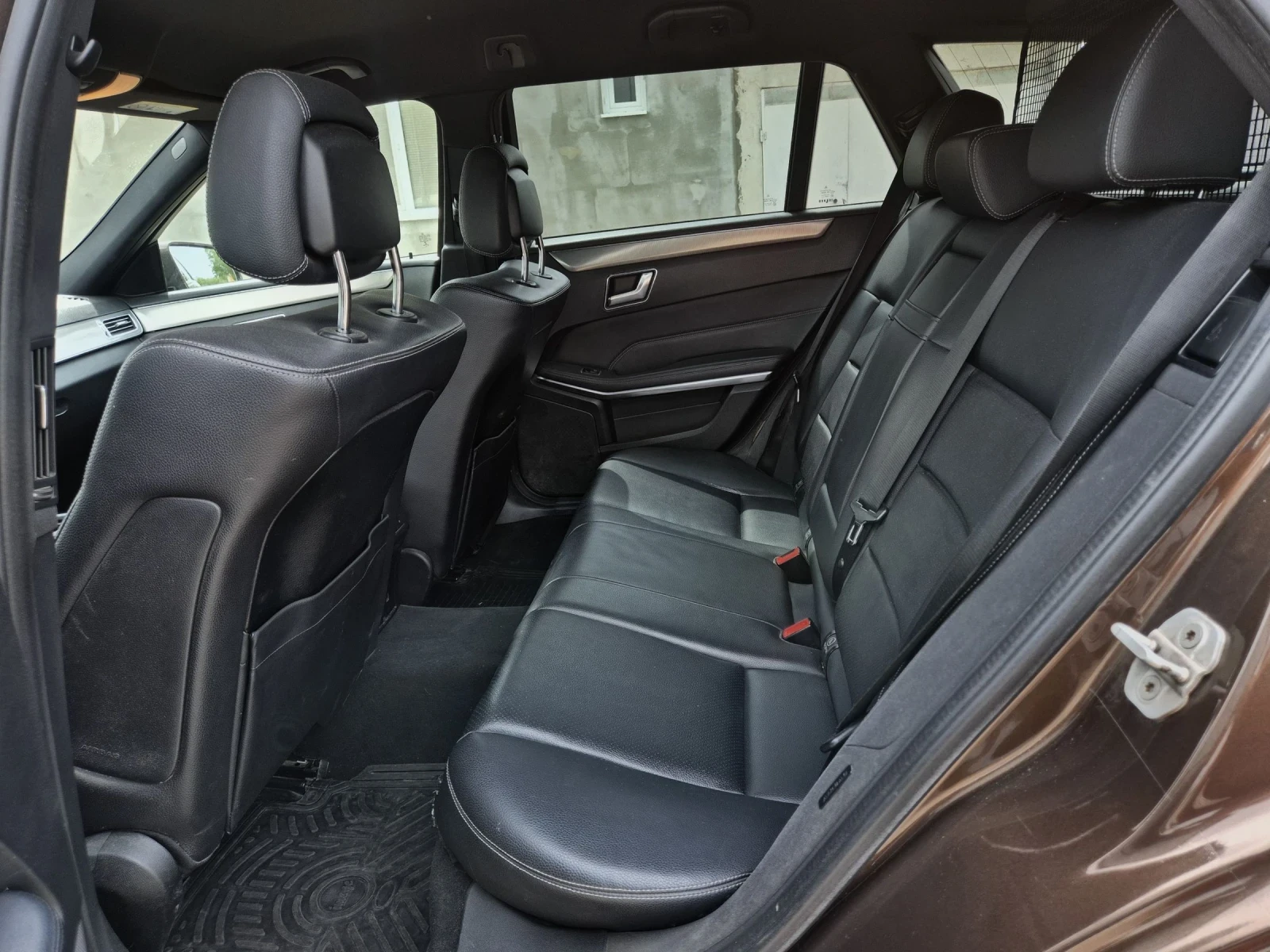 Mercedes-Benz E 220 2.2CDI AVANGARD 9G, снимка 10 - Автомобили и джипове - 54481481