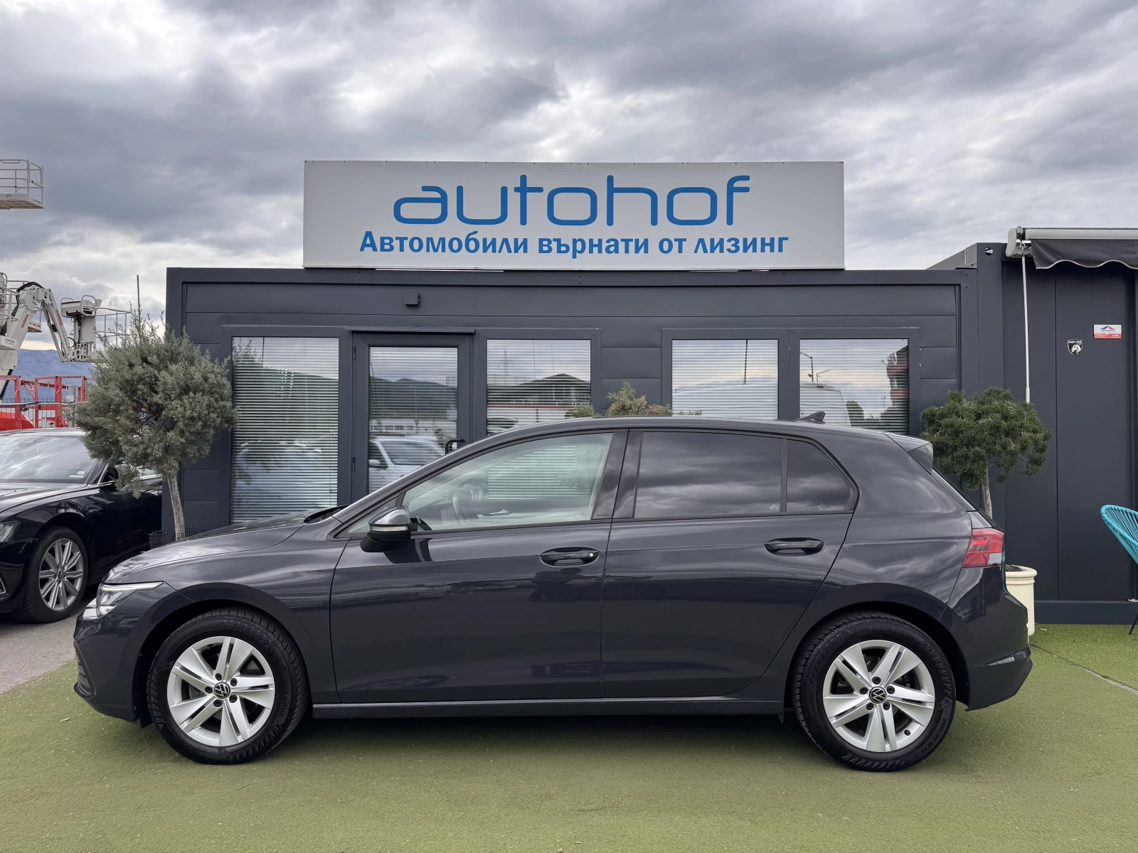 VW Golf LIFE/1.0е-TSI/110К.С./AT7, снимка 2 - Автомобили и джипове - 54620829