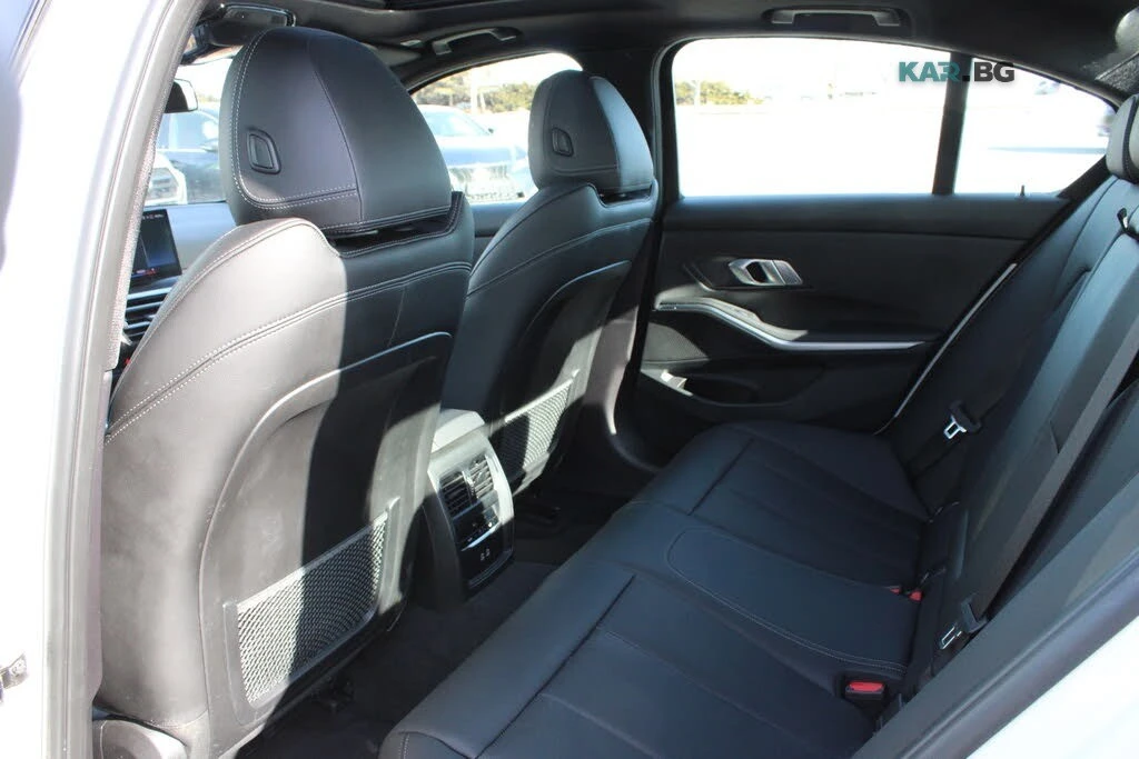 BMW 330 M-Package (КРАЙНА цена до БЪЛГАРИЯ), снимка 14 - Автомобили и джипове - 54945394