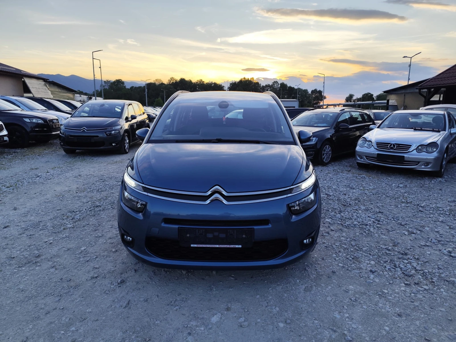 Citroen C4 Picasso 1.6 дизел Автомат, снимка 2 - Автомобили и джипове - 54971695
