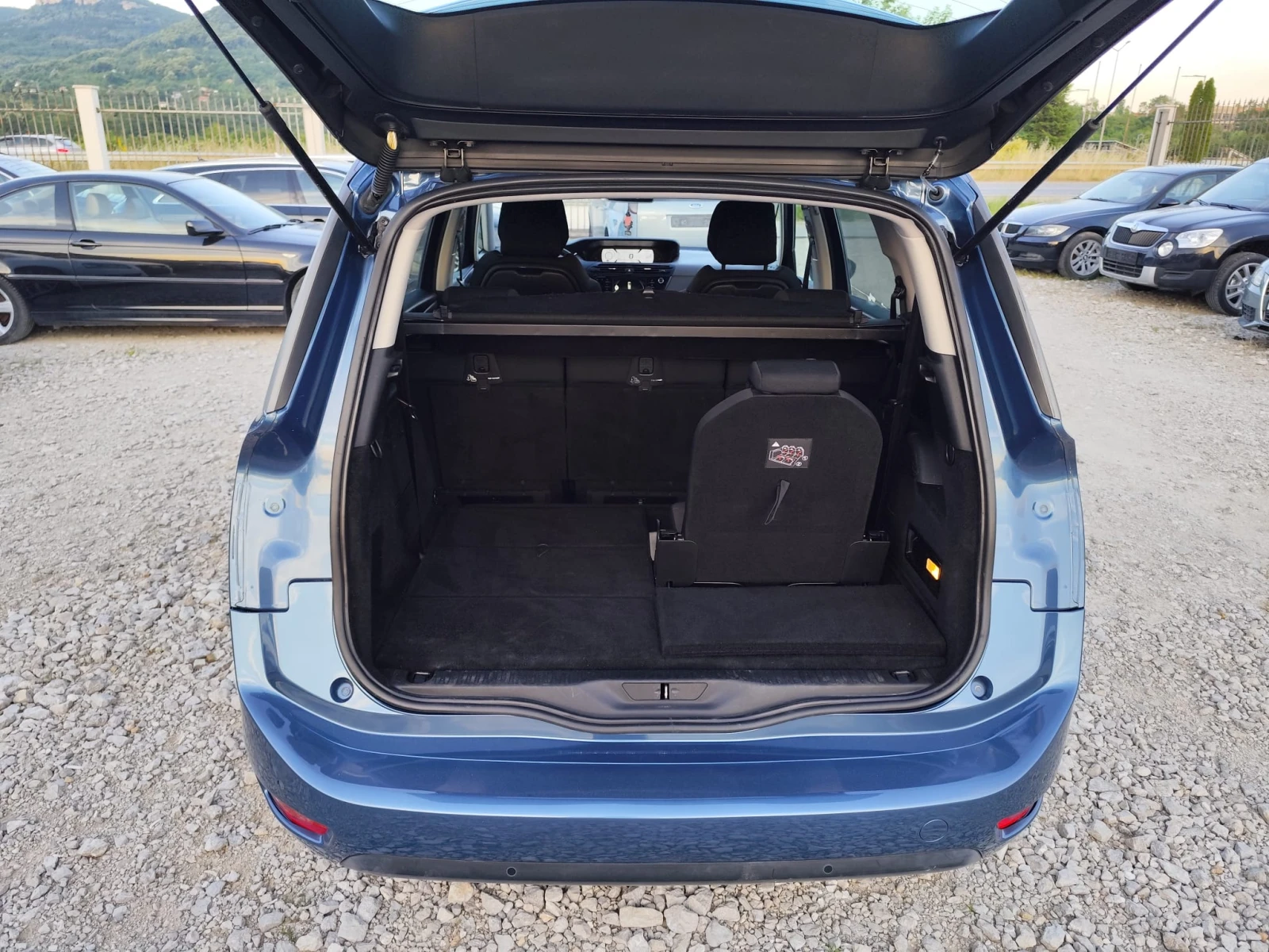 Citroen C4 Picasso 1.6 дизел Автомат, снимка 7 - Автомобили и джипове - 54971695