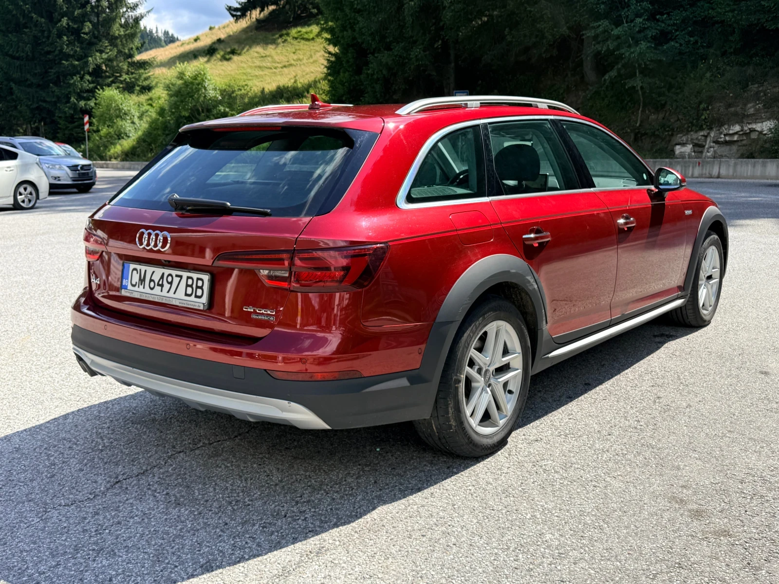 Audi A4 Allroad BMS* DISTR* CarPlay* 360 камери* ПАРК ПИЛОТ* КОЖА*, снимка 4 - Автомобили и джипове - 55418202
