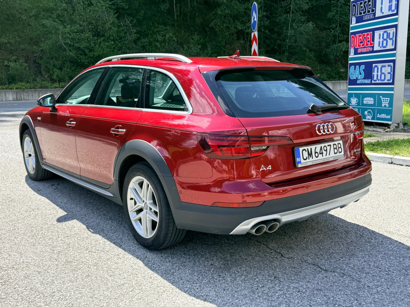 Audi A4 Allroad BMS* DISTR* CarPlay* 360 камери* ПАРК ПИЛОТ* КОЖА*, снимка 3 - Автомобили и джипове - 55418202