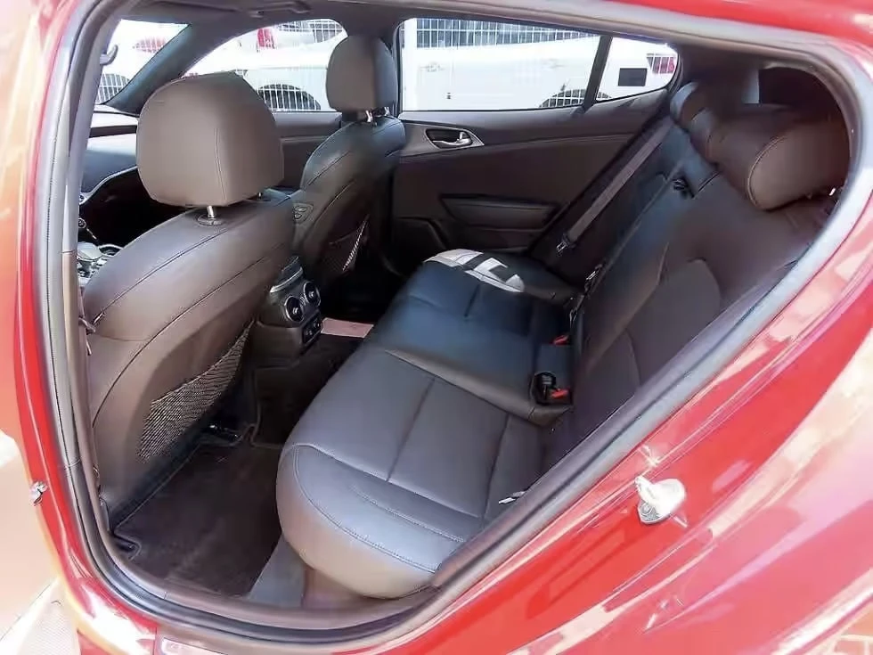 Kia Stinger 2.0 Turbo 4WD Platinum, снимка 6 - Автомобили и джипове - 55693084