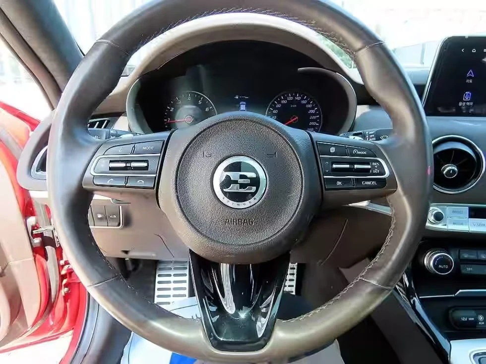 Kia Stinger 2.0 Turbo 4WD Platinum, снимка 7 - Автомобили и джипове - 55693084