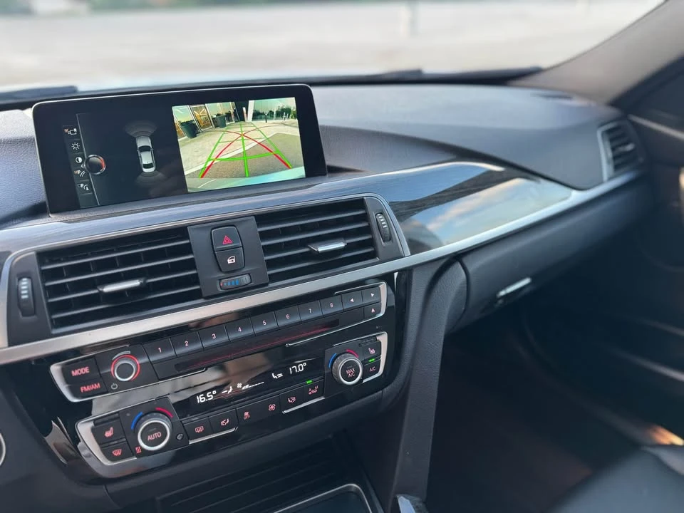BMW 330 * i xDrive* Keyless* СЕРВИЗНА ИСТОРИЯ* АВТОКРЕДИТ*, снимка 11 - Автомобили и джипове - 55788960