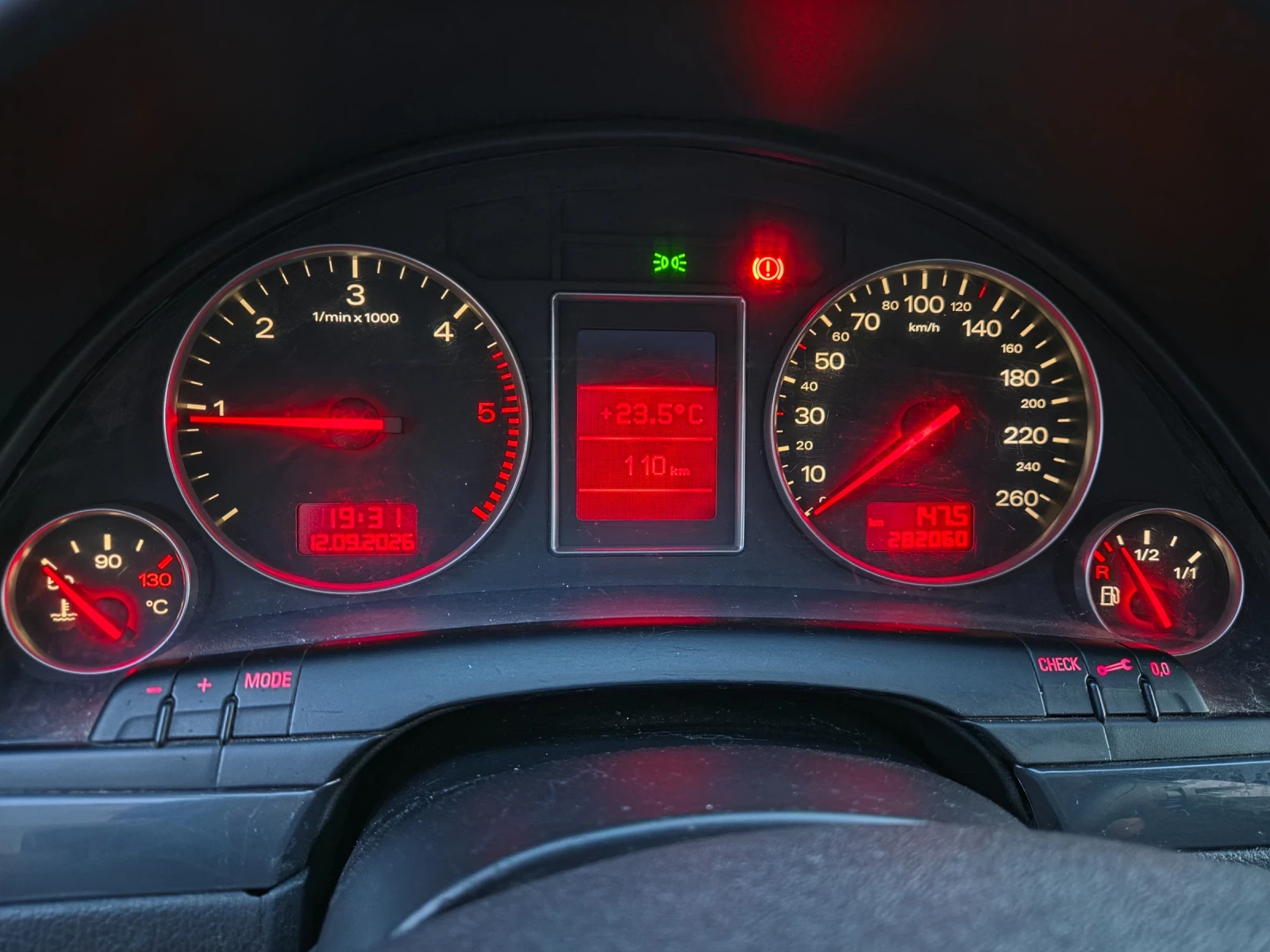 Audi A4 2001г. 1.9 ТДИ 131, снимка 10 - Автомобили и джипове - 56046586