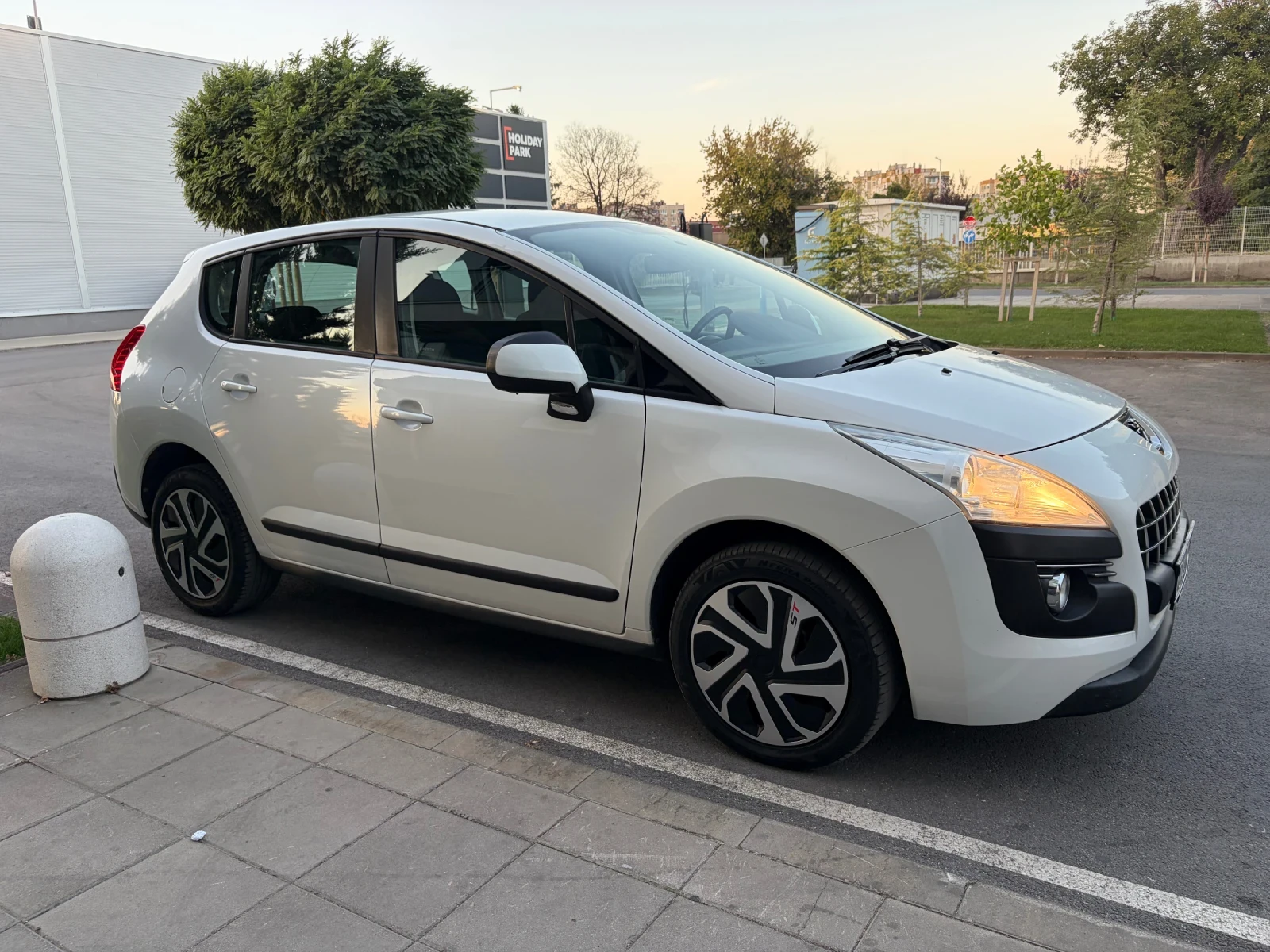 Peugeot 3008 1.6 HDI, снимка 4 - Автомобили и джипове - 56135997