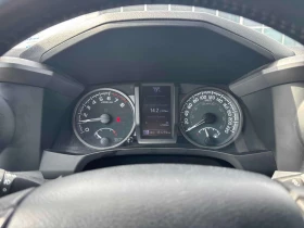 Toyota Tacoma * 4x4 Double Cab Auto SB * 2 КЛЮЧА* PANO* ПОДГРЕВ*, снимка 8