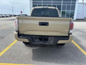Toyota Tacoma * 4x4 Double Cab Auto SB * 2 КЛЮЧА* PANO* ПОДГРЕВ*, снимка 4