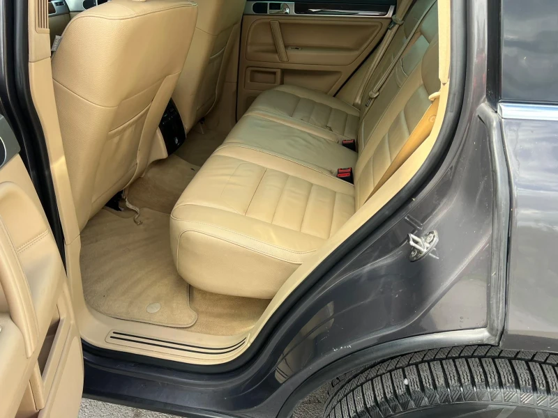 VW Touareg 3.0TDI AUTOMATIK KLIMATRONIK NAVI ЛИЗИНГ!!!, снимка 15 - Автомобили и джипове - 50289698