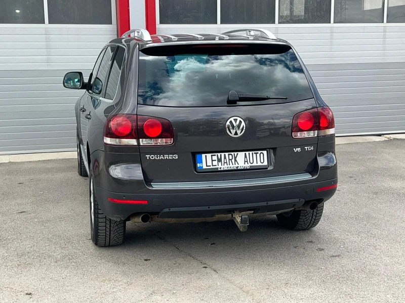 VW Touareg 3.0TDI AUTOMATIK KLIMATRONIK NAVI ЛИЗИНГ!!!, снимка 9 - Автомобили и джипове - 50289698