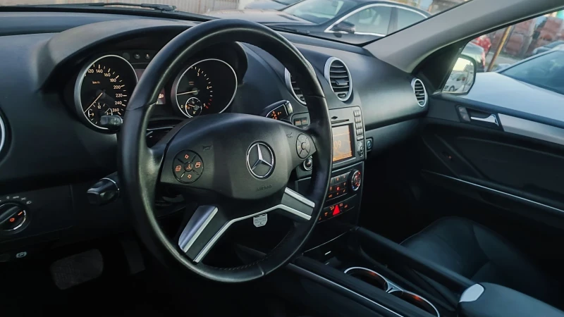Mercedes-Benz ML 320 Sport, снимка 14 - Автомобили и джипове - 52929313