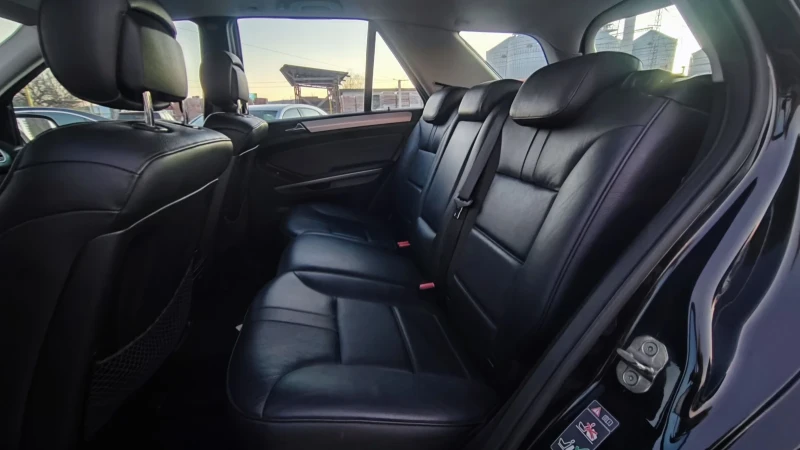 Mercedes-Benz ML 320 Sport, снимка 12 - Автомобили и джипове - 52929313