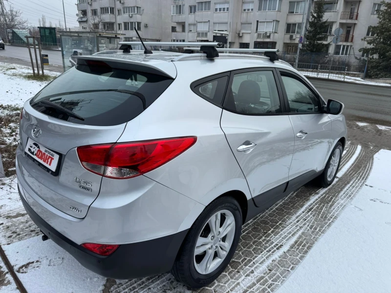 Hyundai IX35 2.0CRDi/4x4/КОЖА, снимка 3 - Автомобили и джипове - 53187097
