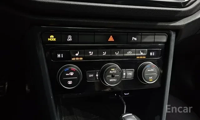 VW T-Roc, снимка 13 - Автомобили и джипове - 54127609