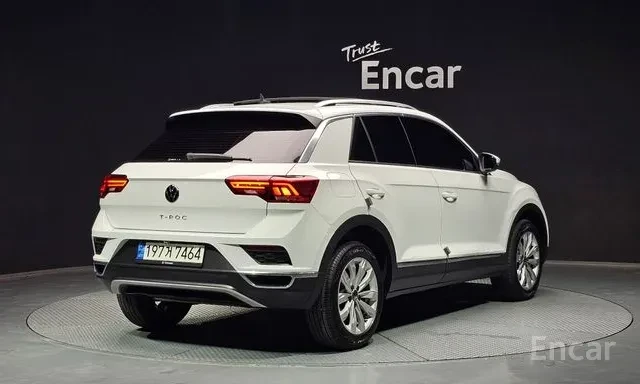 VW T-Roc, снимка 2 - Автомобили и джипове - 54127609