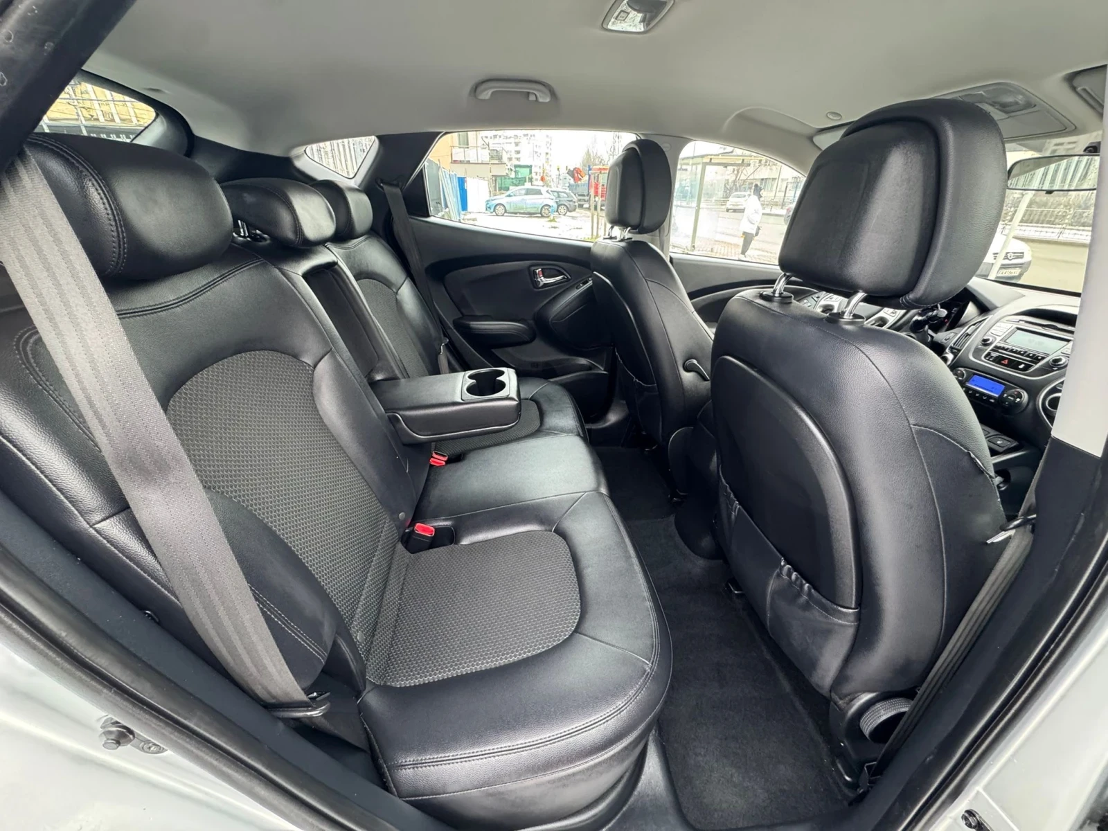 Hyundai IX35 2.0CRDi/4x4/КОЖА - изображение 9