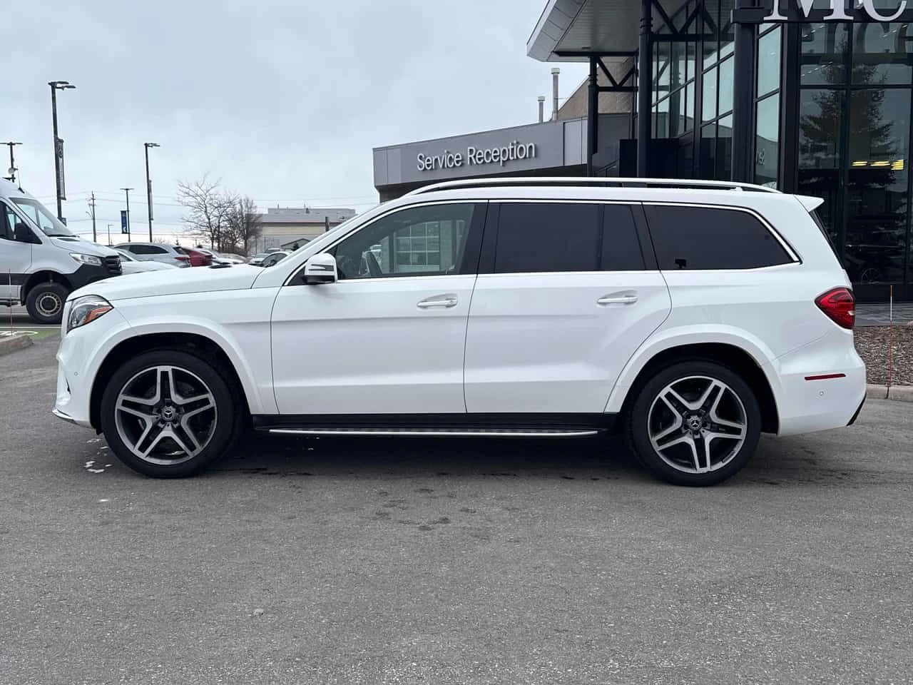 Mercedes-Benz GLS 450 * 4MATIC* DISTRONIC* ПАНОРАМА* 360КАМЕРИ* , снимка 2 - Автомобили и джипове - 53828781