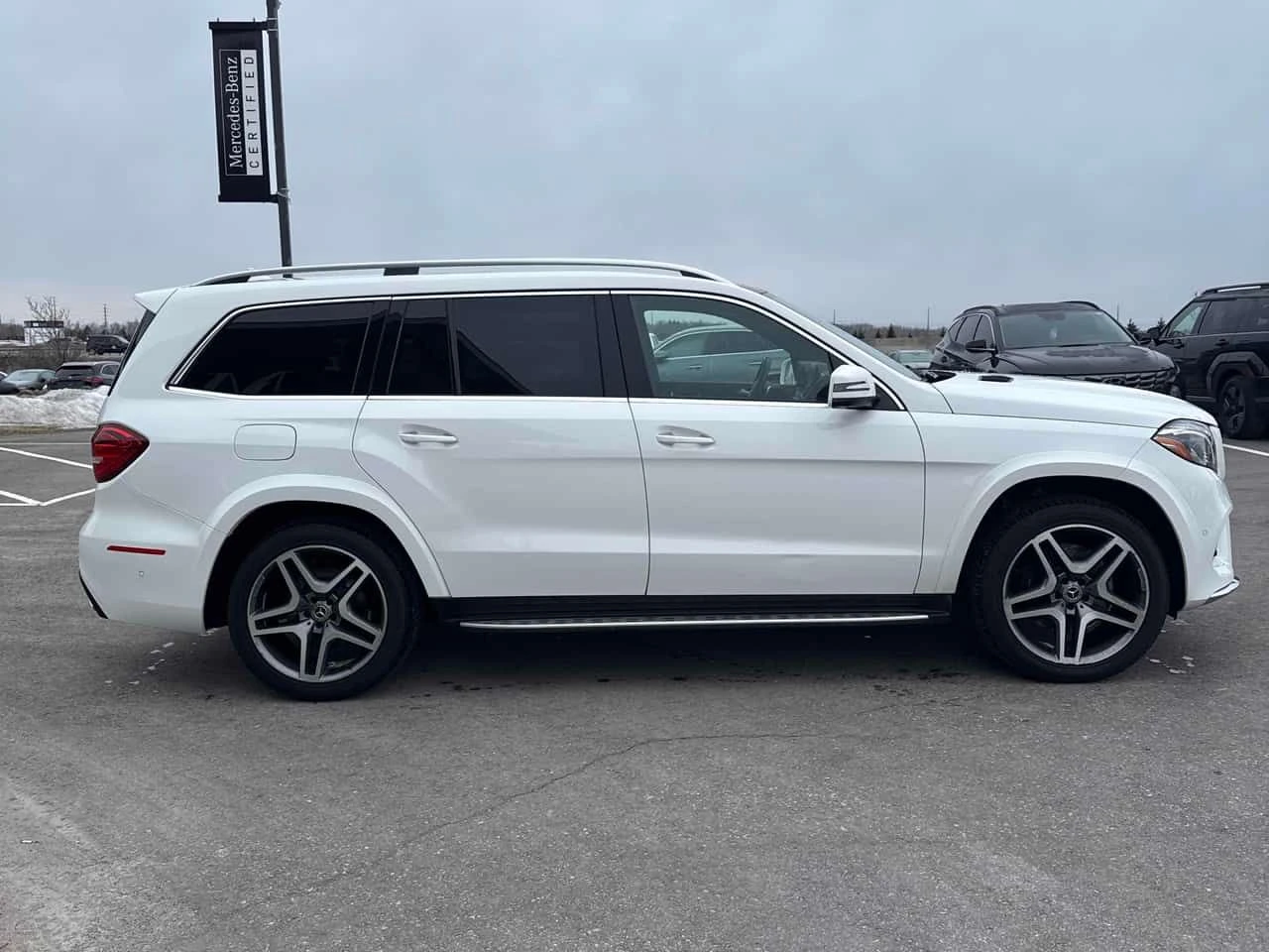 Mercedes-Benz GLS 450 * 4MATIC* DISTRONIC* ПАНОРАМА* 360КАМЕРИ* , снимка 3 - Автомобили и джипове - 53828781