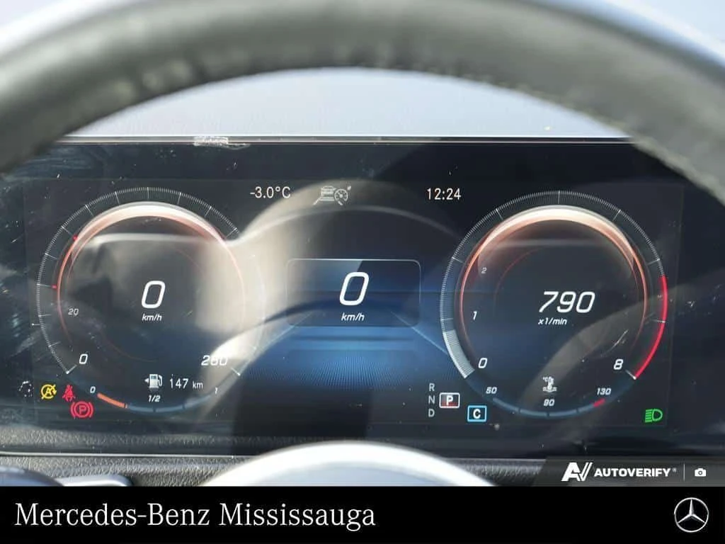 Mercedes-Benz GLB * TECH PKG | PREMIUM PKG * CARFAX * ЦЕНА ДО БГ, снимка 8 - Автомобили и джипове - 53926845