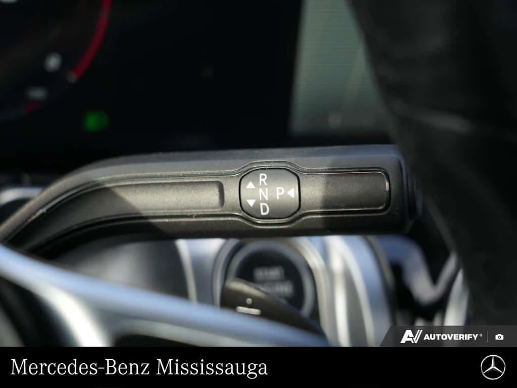 Mercedes-Benz GLB * TECH PKG | PREMIUM PKG * CARFAX * ЦЕНА ДО БГ, снимка 11 - Автомобили и джипове - 53926845