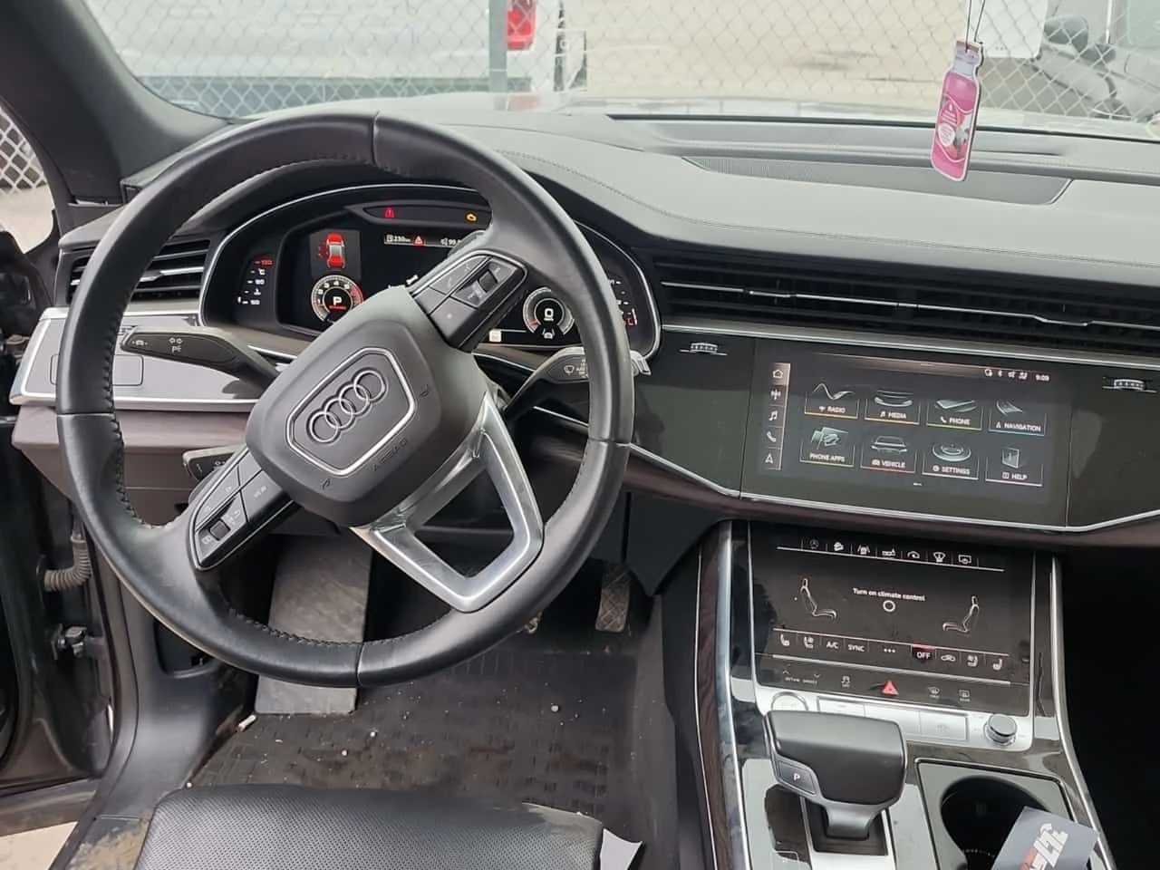 Audi Q8  TECHNIK /DIS/360/MATRIX/B&O/HUD, снимка 10 - Автомобили и джипове - 54134128