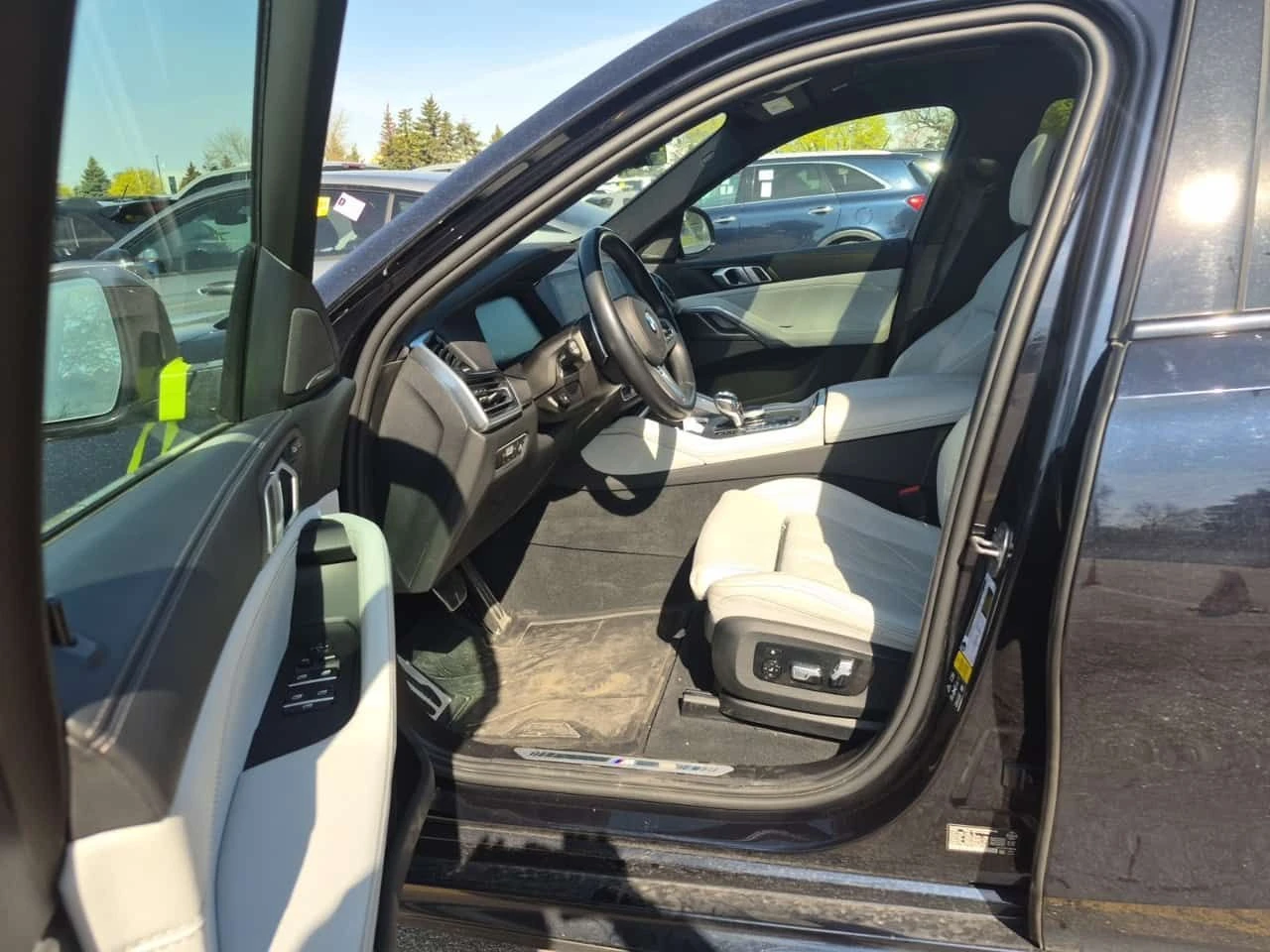 BMW X6 * XDRIVE40I * 2 КЛЮЧА * 360 * БЯЛА КОЖА * H/K, снимка 5 - Автомобили и джипове - 54413781