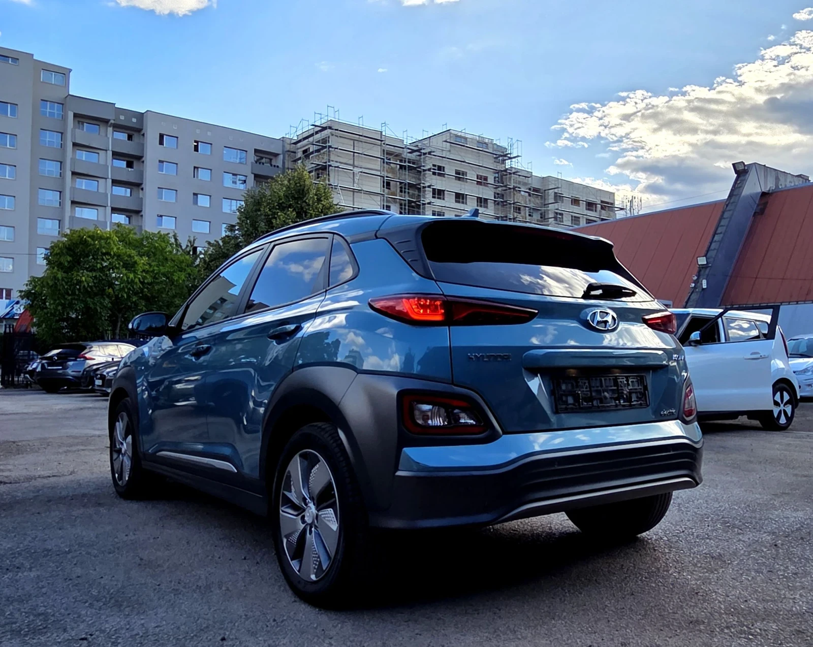 Hyundai Kona 64KWh/Premium/SOH100%, снимка 4 - Автомобили и джипове - 54444042