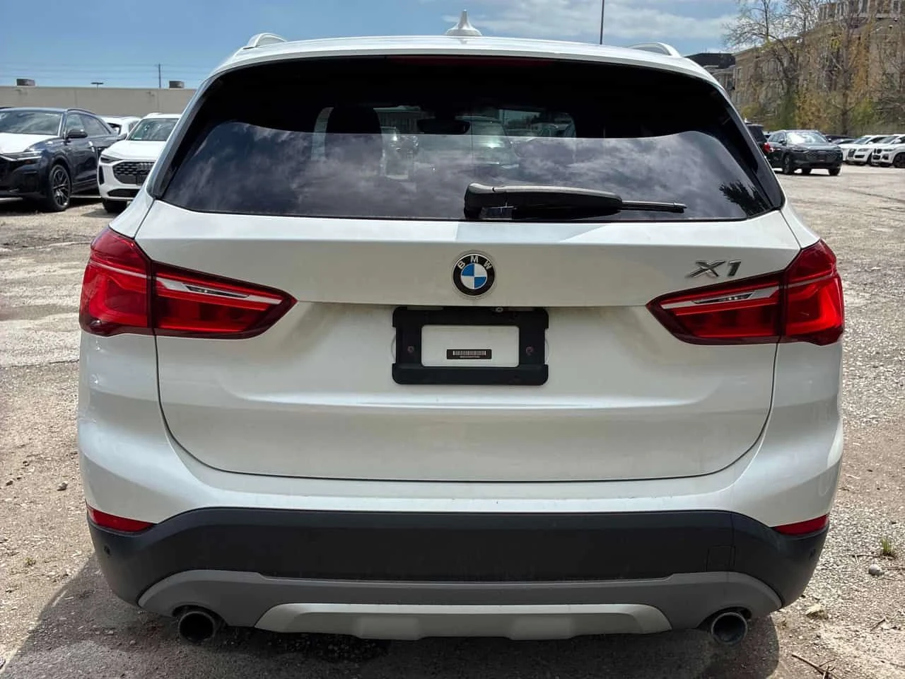 BMW X1 * xDrive28i * КАМЕРА * PANO * H/K * ПОДГРЕВ, снимка 4 - Автомобили и джипове - 54647718