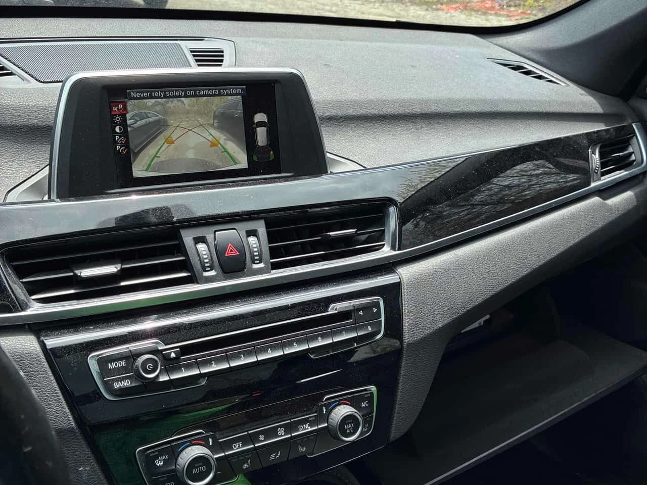 BMW X1 * xDrive28i * КАМЕРА * PANO * H/K * ПОДГРЕВ, снимка 16 - Автомобили и джипове - 54647718
