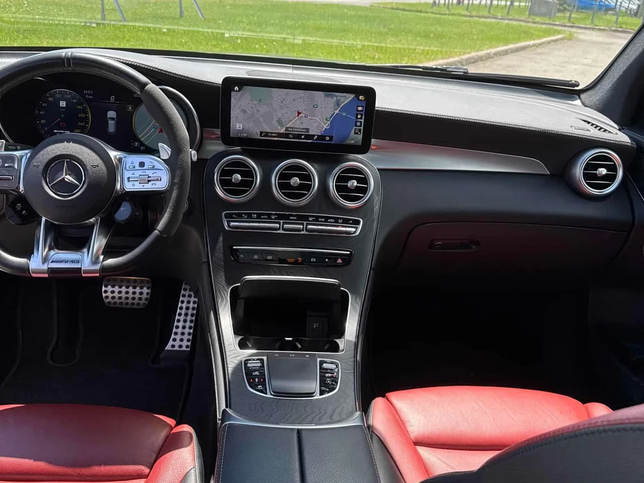 Mercedes-Benz GLC 43 AMG BURMESTER * PANO * KEYLESS *  ПОДГРЕВИ * CARFAX, снимка 7 - Автомобили и джипове - 55025153