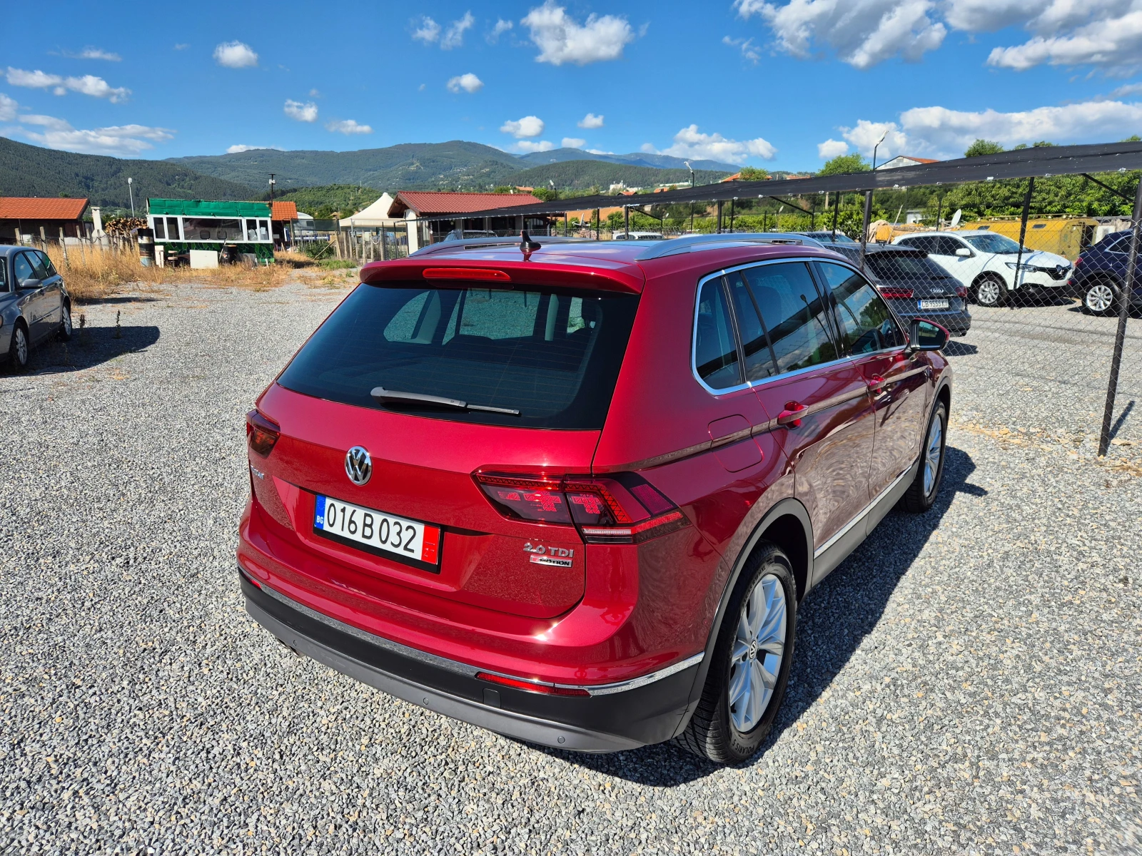 VW Tiguan 2.0TDI* 4-MOTION* AUTOMAT* , снимка 4 - Автомобили и джипове - 55237035