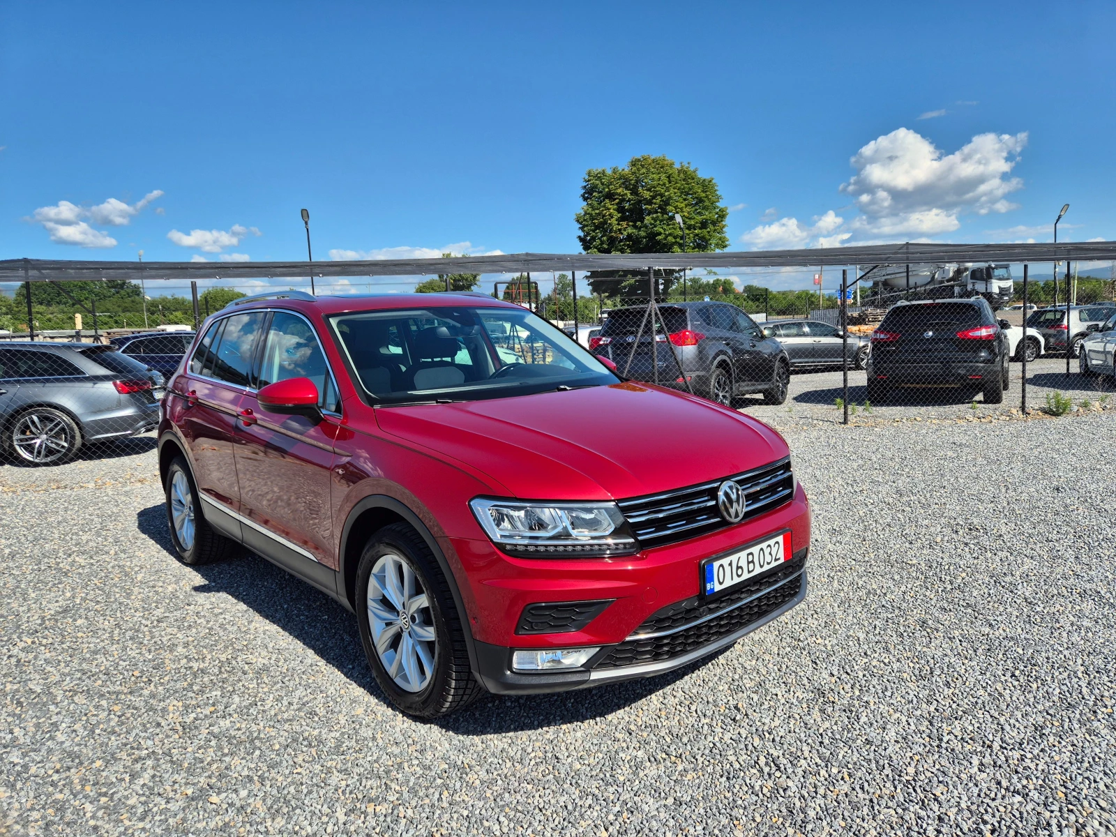 VW Tiguan 2.0TDI* 4-MOTION* AUTOMAT* , снимка 2 - Автомобили и джипове - 55237035