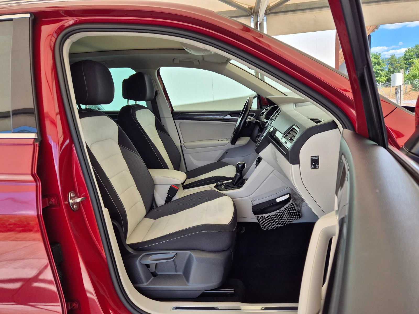 VW Tiguan 2.0TDI* 4-MOTION* AUTOMAT* , снимка 10 - Автомобили и джипове - 55237035