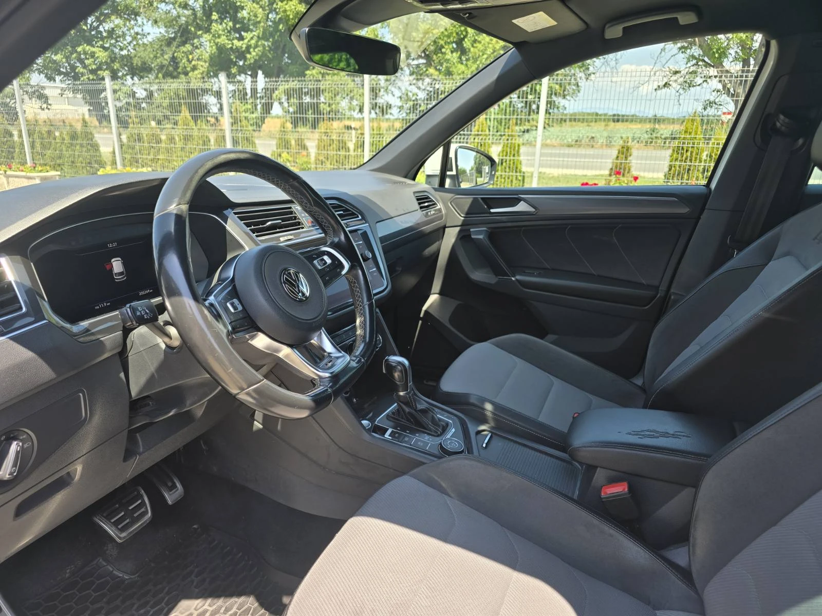VW Tiguan, снимка 6 - Автомобили и джипове - 55459351