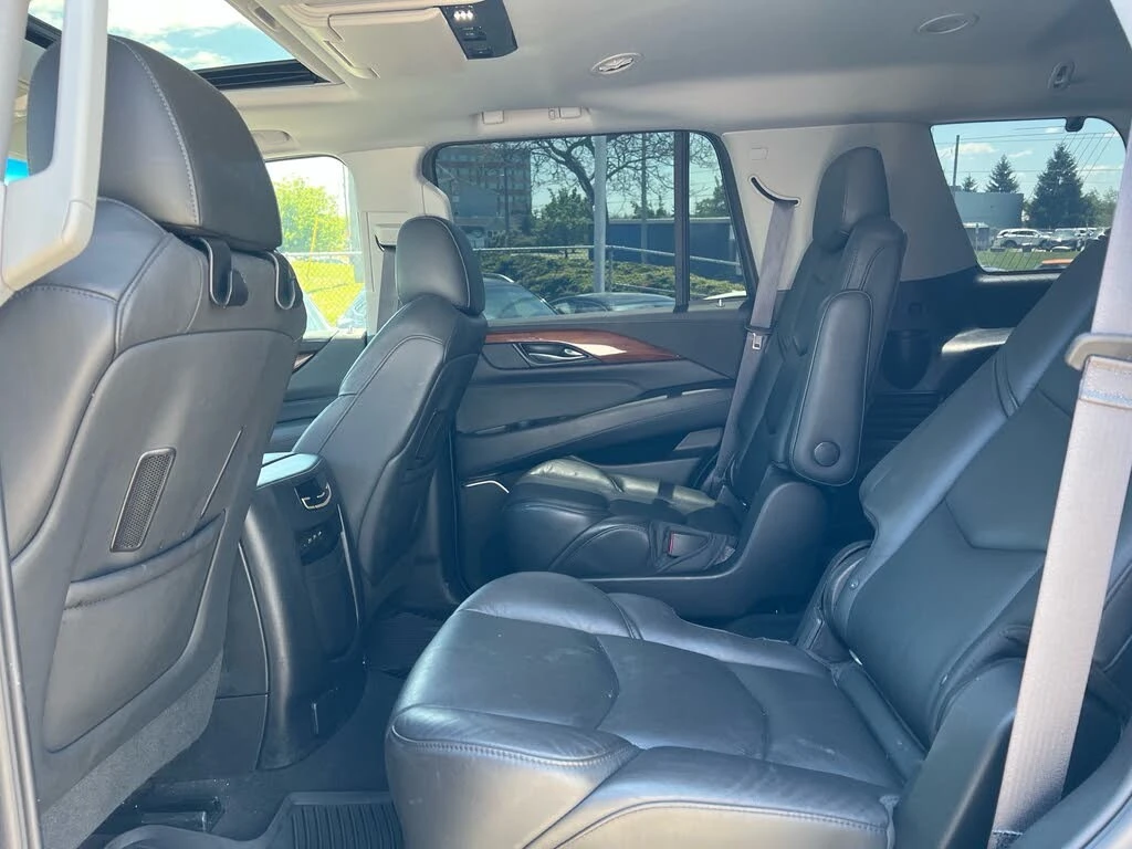 Cadillac Escalade Premium Luxury * 4WD * АвтоКредит * (ЦЕНА ДО БГ), снимка 14 - Автомобили и джипове - 55469015