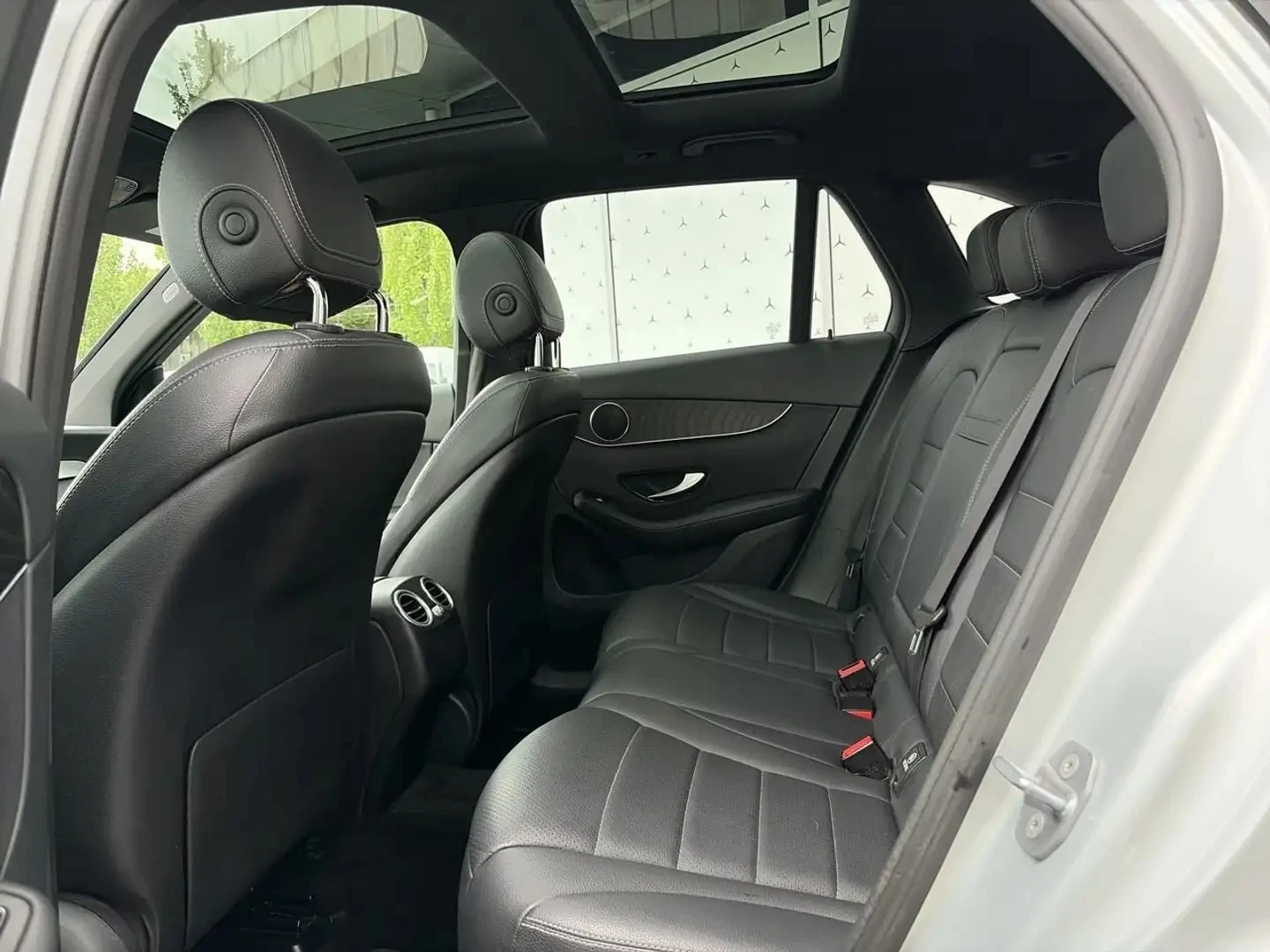 Mercedes-Benz GLC 300 AMG PREMIUM PKG ЦЕНА ДО БЪЛГАРИЯ АВТОКРЕДИТ, снимка 14 - Автомобили и джипове - 55889754