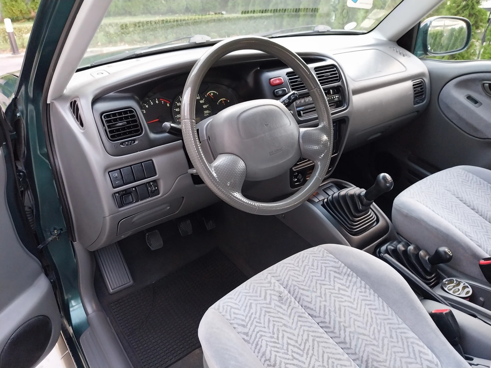 Suzuki Grand vitara 1.6i/4×4/Клима* 97157км!!!! Реални* Теглич* , снимка 9 - Автомобили и джипове - 55981974
