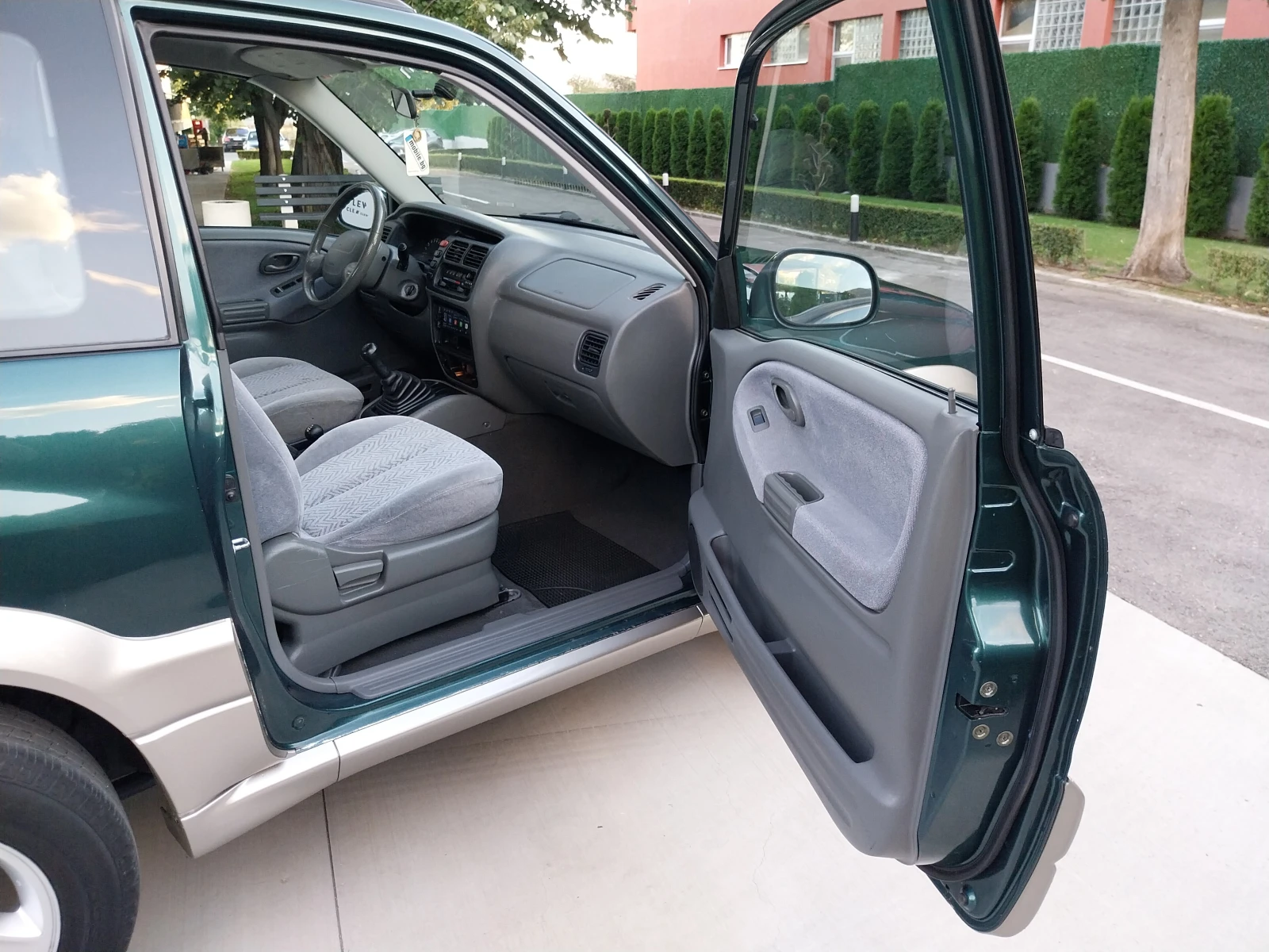 Suzuki Grand vitara 1.6i/4×4/Клима* 97157км!!!! Реални* Теглич* , снимка 10 - Автомобили и джипове - 55981974