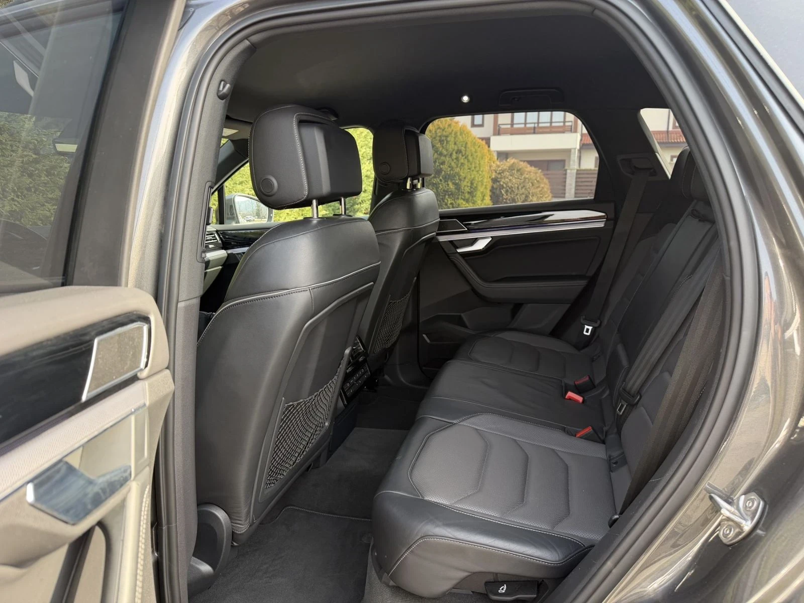 VW Touareg ЛИЗИНГ, снимка 3 - Автомобили и джипове - 56576553