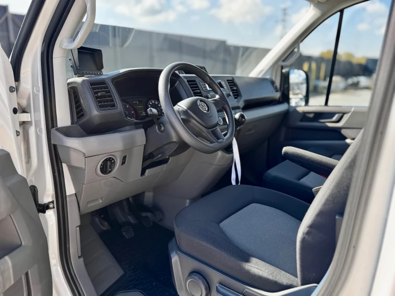 VW Crafter Падащ борд / двойна гума / пълна сервизна история, снимка 10 - Бусове и автобуси - 52155419