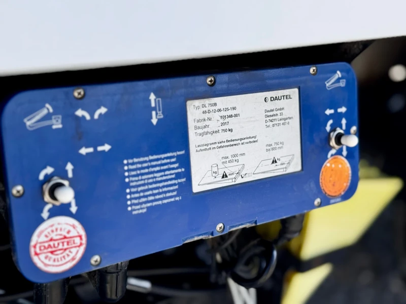 VW Crafter Падащ борд / двойна гума / пълна сервизна история, снимка 7 - Бусове и автобуси - 52155419