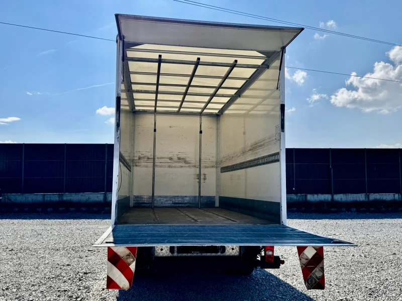 VW Crafter Падащ борд / двойна гума / пълна сервизна история, снимка 8 - Бусове и автобуси - 52155419