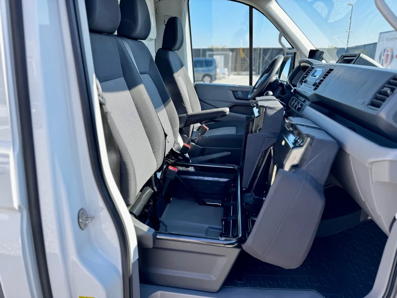 VW Crafter Падащ борд / двойна гума / пълна сервизна история, снимка 15 - Бусове и автобуси - 52155419