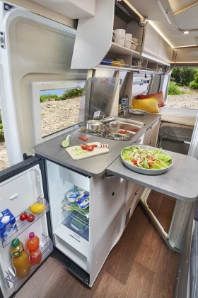 Кемпер Possl Summit Shine 600R Plus* Тента* ALU* Солар* Теглич*, снимка 9